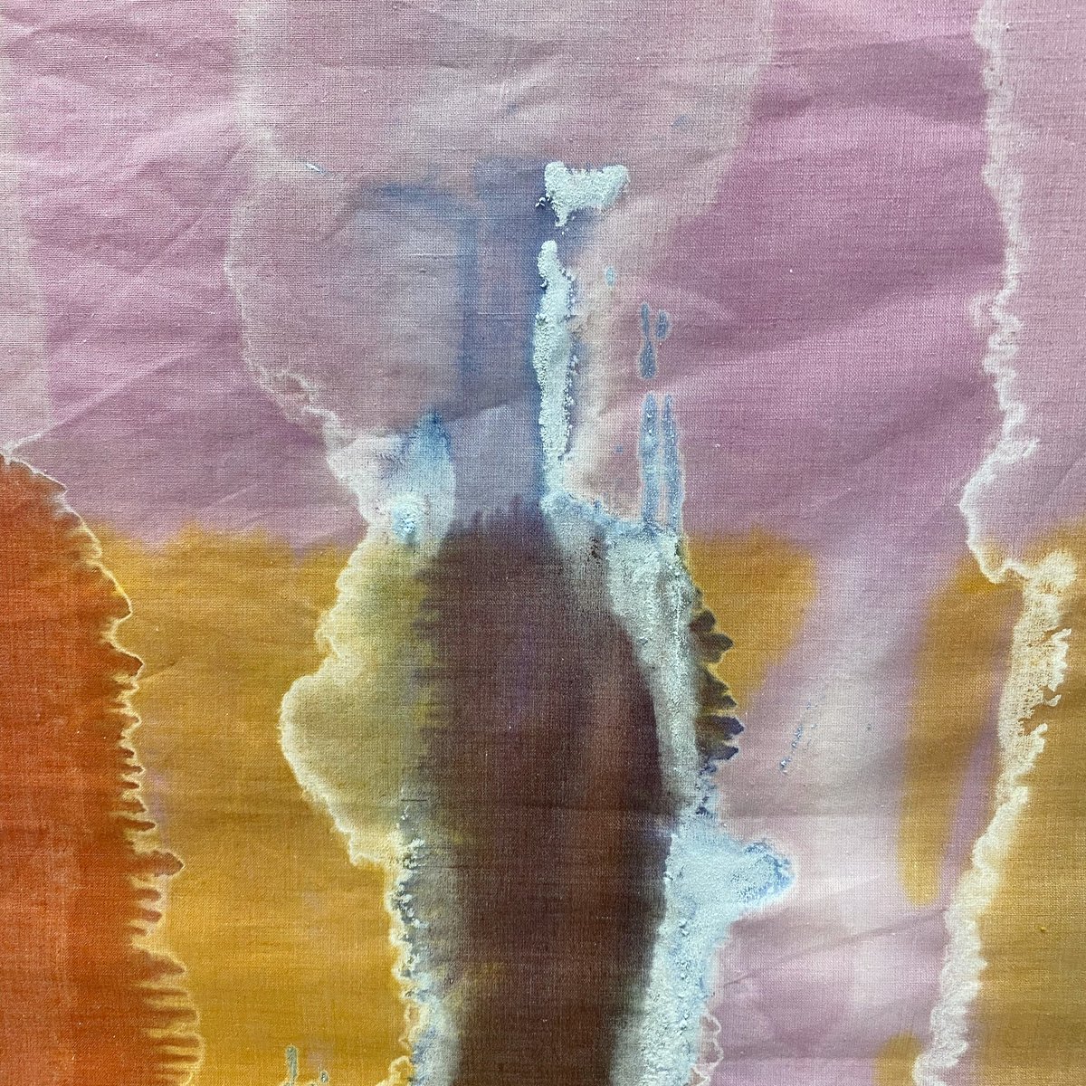 MehrajArts's tweet photo. Back in studio and loving it! #sbadoesherma @uhcreatives #textiletakeover ! #Dye #Tiedye https://t.co/OXA7gYO6xc