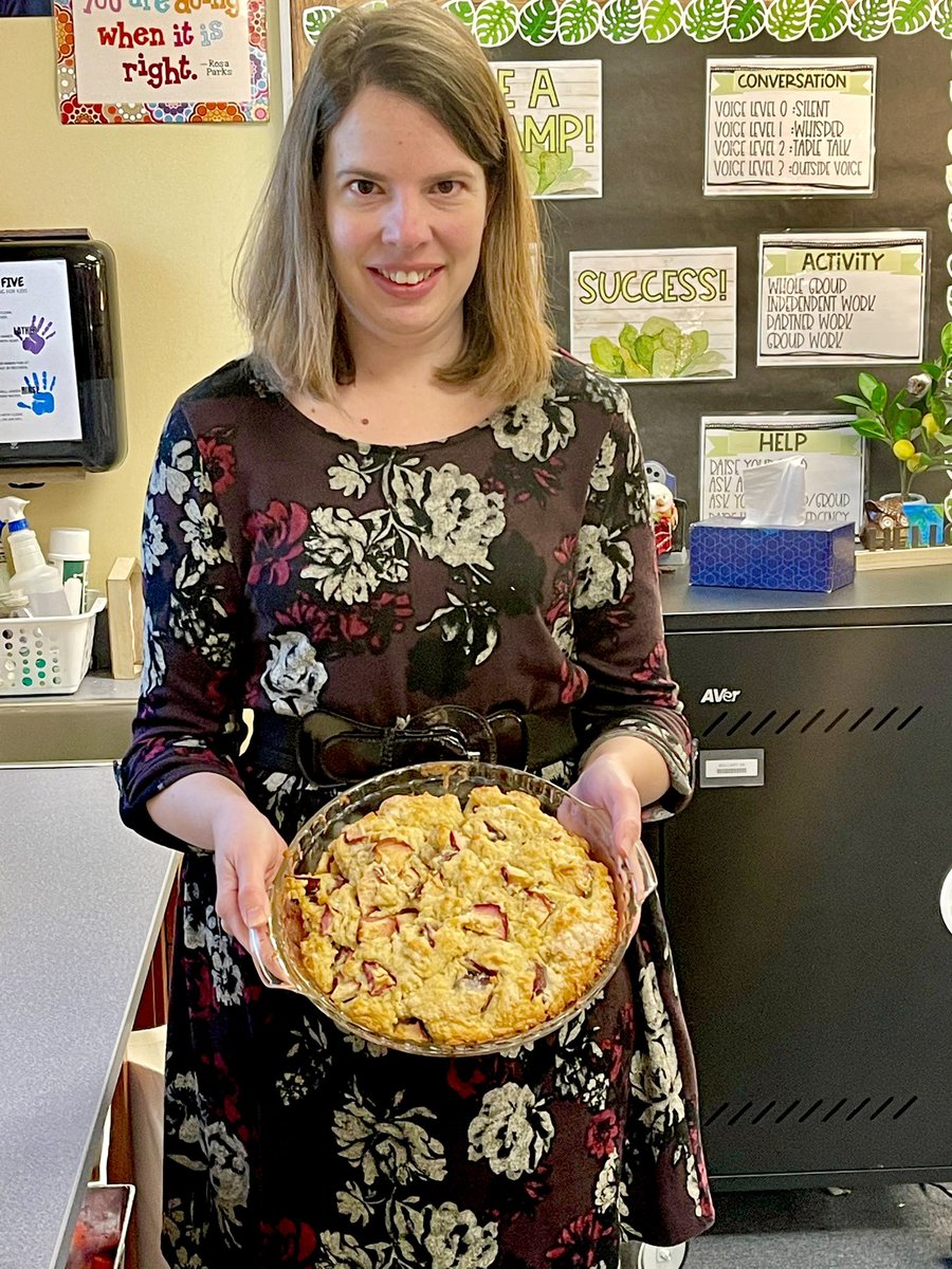 MendyGehrt's tweet photo. Miss Stephanie made our class Irish Apple Cakes to get in the spirit of St. Patrick’s Day. #SGES323 https://t.co/iqGzAOXKkf