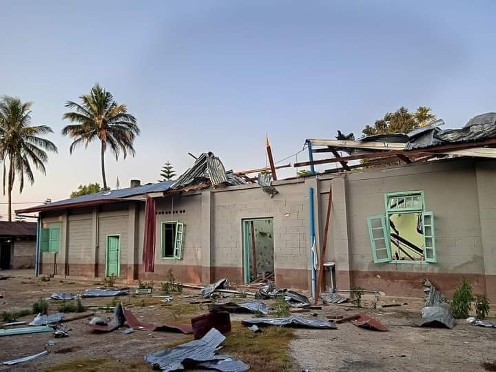 TheChindwin's tweet photo. The early morning airstrike and bombing by #Myanmar’s #junta army this morning has left religious building and its nunnery at Daw Nga Kha village destroyed in the Dee village tract of #Demoso Towship in #Kayah State, 10 March 2022. 

Photo/DMO – PDF, KNDF https://t.co/Vv6VT8IxdP