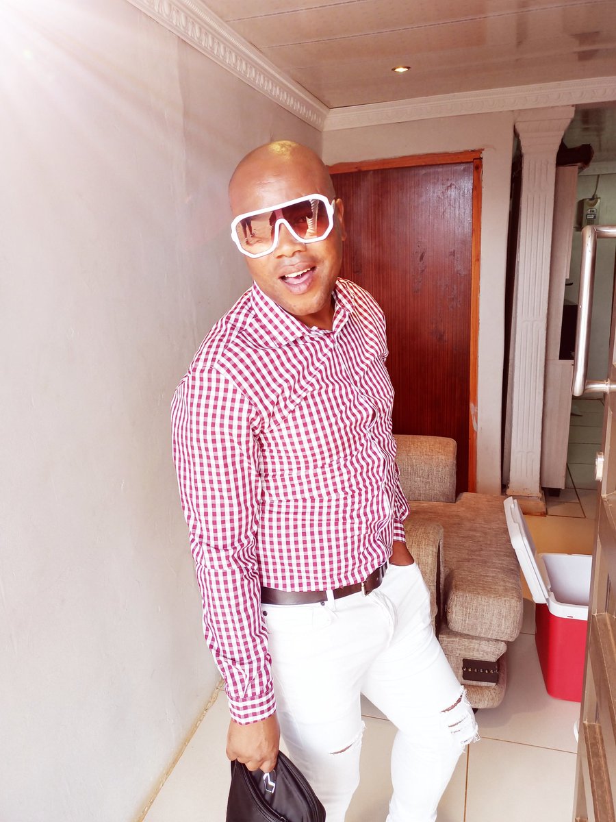 DQFab_ZA's tweet photo. I stopped figuring myself too because I became so exhausted. Do the same. Chithani loomanzi.... Akhonkunku izoxhelwa apha. Ibalekile.

#DQFab
#ThursdayMorning https://t.co/K5dzD0OKdm