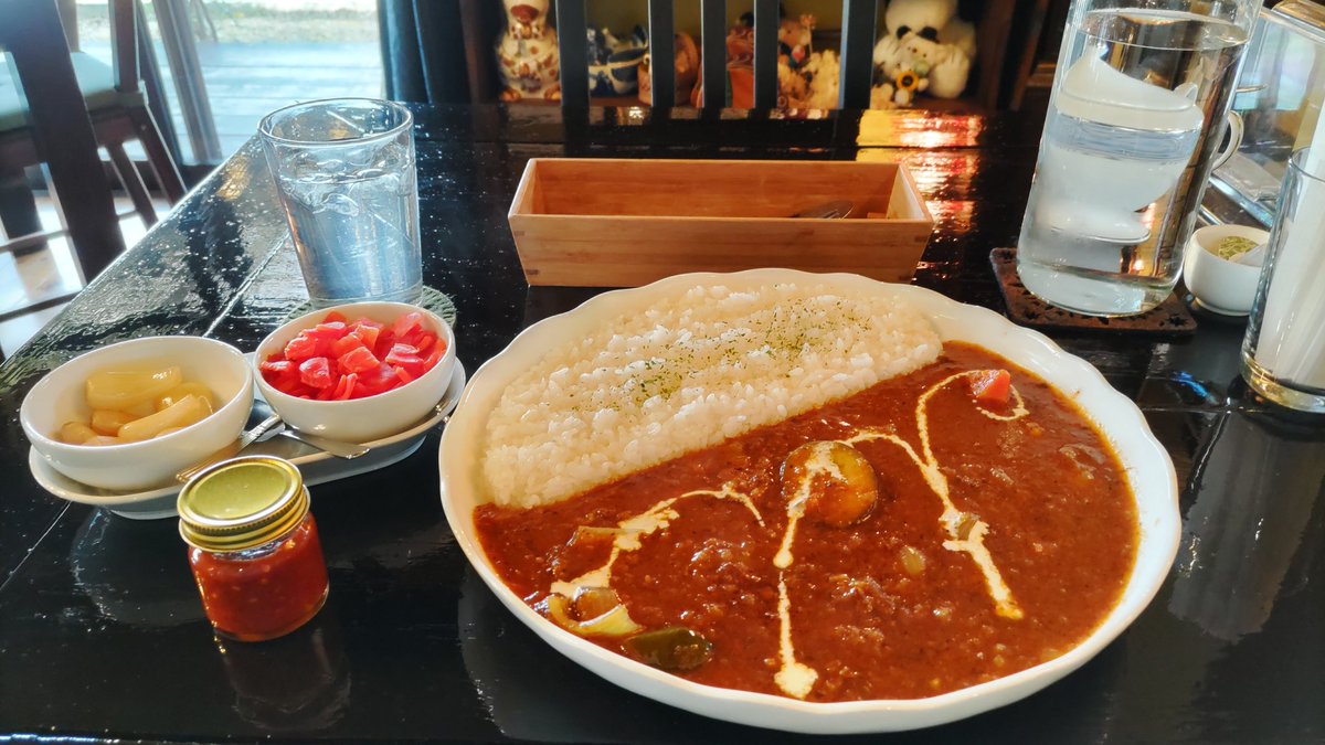 nok0309's tweet photo. 最高の天気、場所、時間でした。
野菜の効いたカレーが本当に美味しかった。
ここが、旅の最大の目的地でした。
#色づく世界の明日から 
#iroduku
#聖地巡礼
#森の魔女カフェ https://t.co/Njiztp1qgy