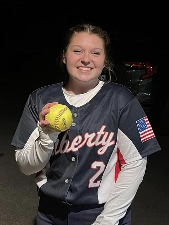 lhseaglessb's tweet photo. Congrats to our girl LC Smith on her first home-run of the high school season. The 6th pitch and it was gone! A huge highlight of the night. Way to go LC!! https://t.co/C9bwmWZ6Tf