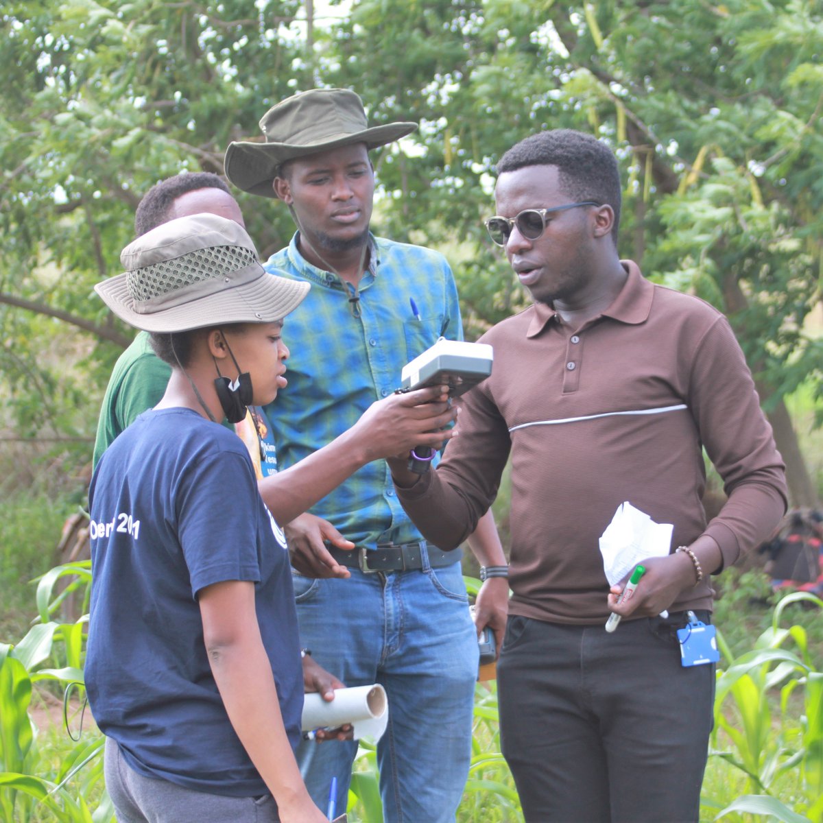 EugenHarerimana's tweet photo. #Precision farming can help today's African farmers meet these new agriculture challenges by applying #1Right input, #2Right amount, #3Right place,#4Right time, and in the right manner. 

#morden agriculture @Gugulethu_CM https://t.co/8x2CZptsJY