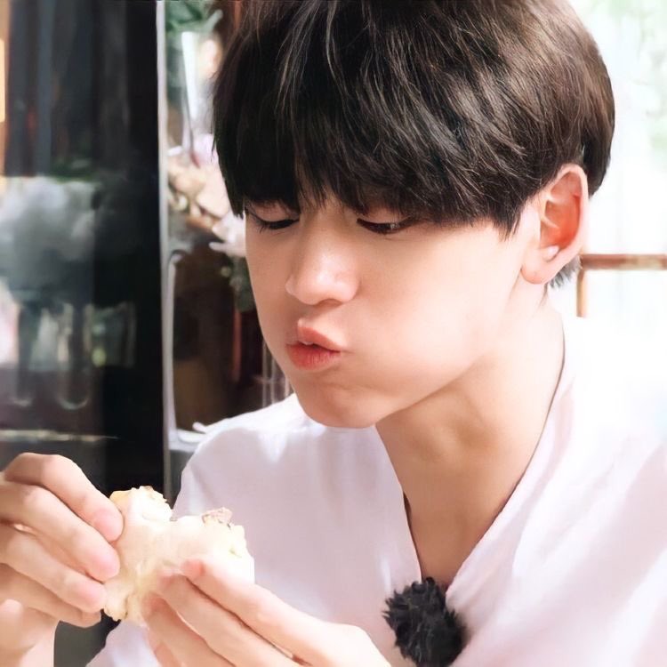 syzwnienrl's tweet photo. extremely cute photos of lucas wong  ! ⚠️

— a thread https://t.co/w1dgfgDxQ9