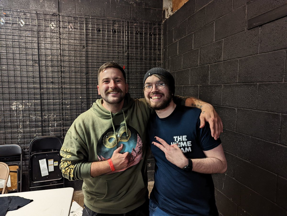 ContractGTV's tweet photo. @VacharyZalladon was a fucking joy to hear live and talk to. Such a genuine and humble dude. Definitely gonna go see him again! Please check out @prettywellok I promise you won't regret it! https://t.co/kIvqVtBEU0