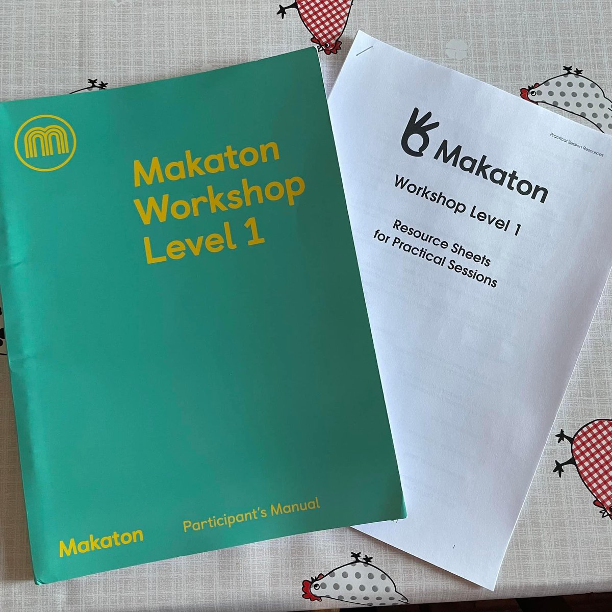 Anjelcakes's tweet photo. I’ve used makaton for years as part of job roles and in the family home with my children. However I’ve finally managed to complete my level 1 workshop! Already signed up for level 2! #supportingcommunication #makaton #makatonfamily #newskills #makatonjourney https://t.co/uqeTWhzTqM