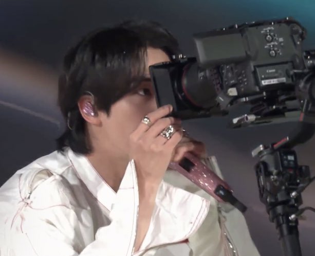 ArmyOfSeokJin's tweet photo. อยากเห็นพี่จินใกล้ๆ.. 

นี่ก็ใกล้ไป๊ 555555555555555555 https://t.co/RNHUKVT92H