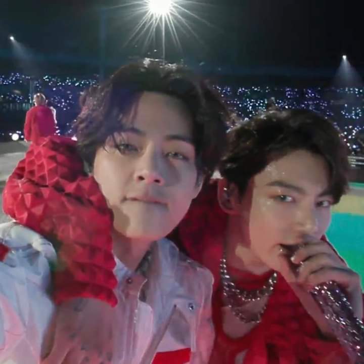 vniegguk's tweet photo. THE HOTTEST DUO.
#PTD_ON_STAGE_SEOUL https://t.co/OfHjCwgWon