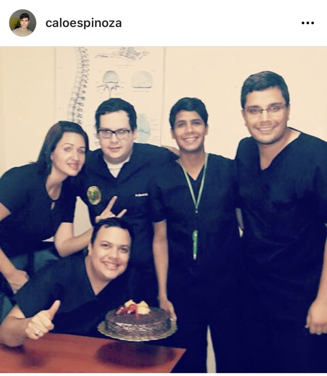 caloespinoza's tweet photo. #10Marzo Feliz día del “Medico Venezolano” 🧑🏾‍⚕️… En especial a mis colegas de la #XVI promoción de médicos cirujanos #UNERG, a mis amigos y mentores del servicio de #Traumatologia del #HIRB y a mi hermana Laura ❤️. https://t.co/H29NH5vDjV