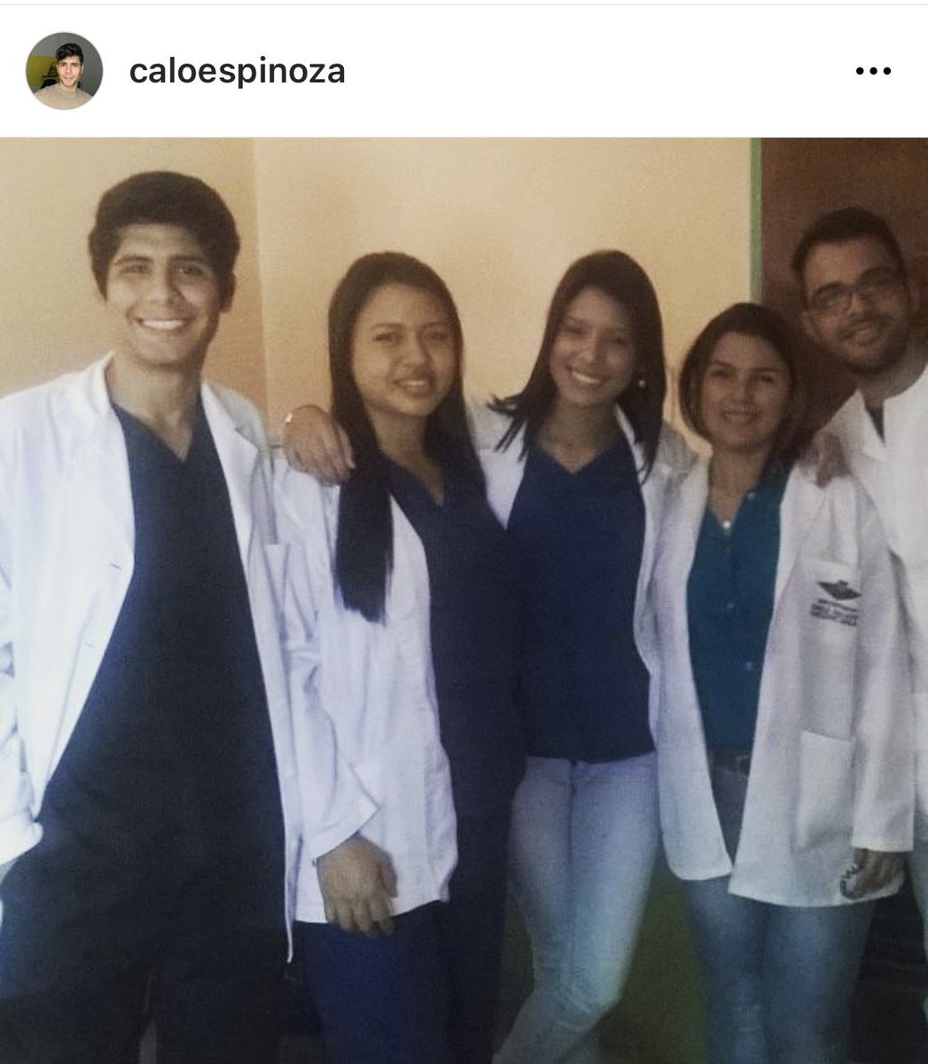 caloespinoza's tweet photo. #10Marzo Feliz día del “Medico Venezolano” 🧑🏾‍⚕️… En especial a mis colegas de la #XVI promoción de médicos cirujanos #UNERG, a mis amigos y mentores del servicio de #Traumatologia del #HIRB y a mi hermana Laura ❤️. https://t.co/H29NH5vDjV