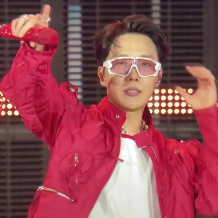 jhsource_ tweet picture