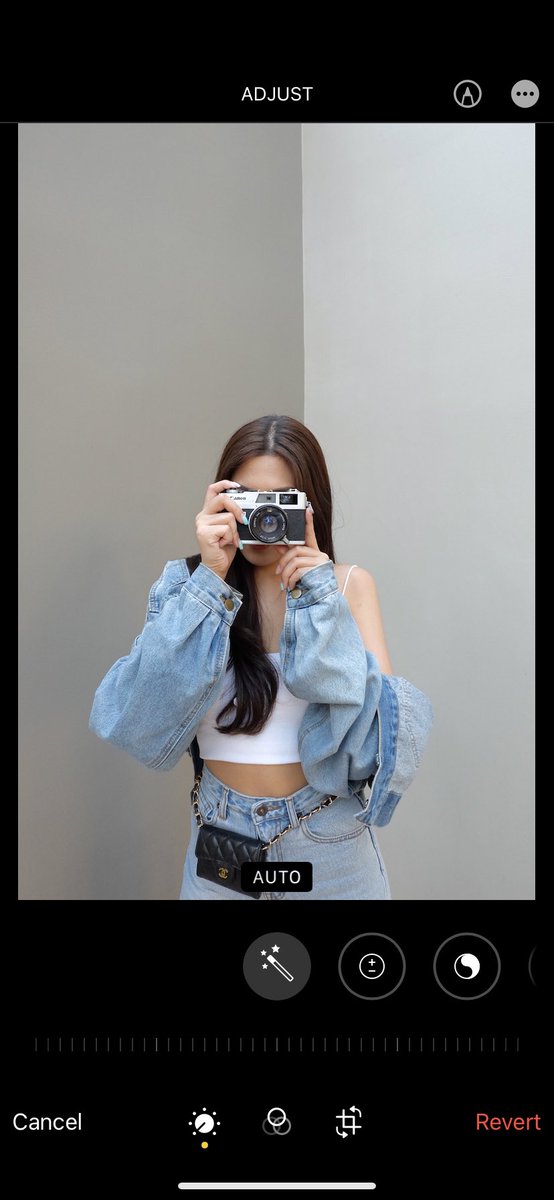 proudsitaaa's tweet photo. How to แต่งรูปโกงสีผิวในไอโฟน 📸  

Exposure +12 
Brillance  +34
Highlight  +22
Shadow    +14
Contrast   -10  
Brightness +13 
Vibrace      +12 
Sharpening +13 https://t.co/mUIH7v725c