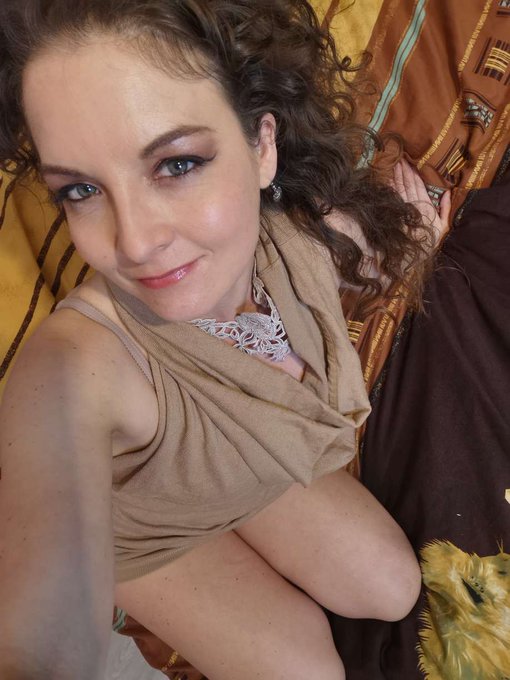 💋🥰 https://t.co/u5fU2JUbzz