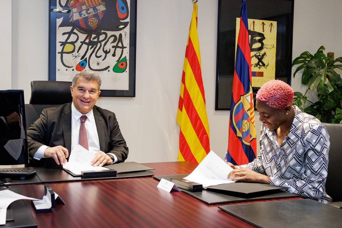 FCBfemeni's tweet photo. ✍ @AsisatOshoala renueva hasta el 2⃣0⃣2⃣4⃣ 👉https://t.co/mwL7hO9I8r https://t.co/tPJoxLkt7Q