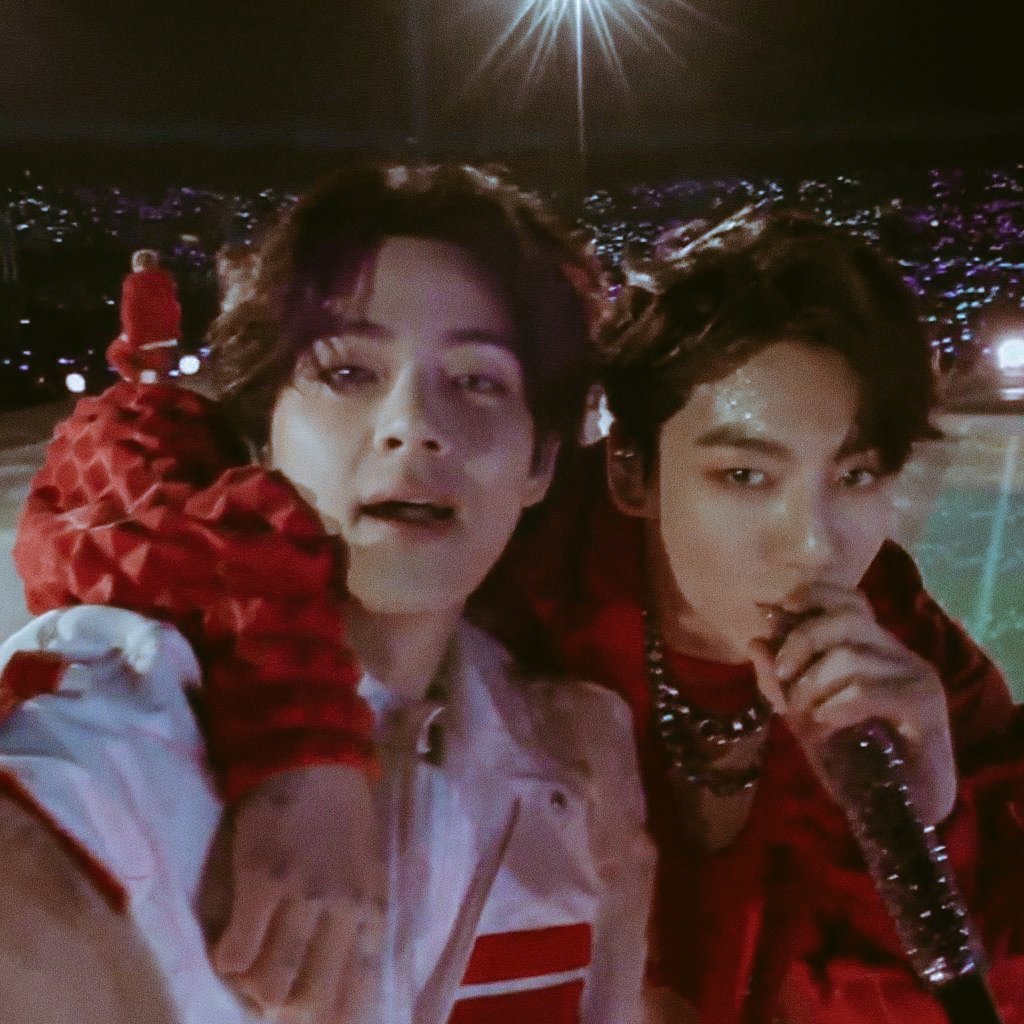 tkchronicles's tweet photo. Taekook from 

Front 🥵                                Back 🥺 https://t.co/AzmZ3QRMDS