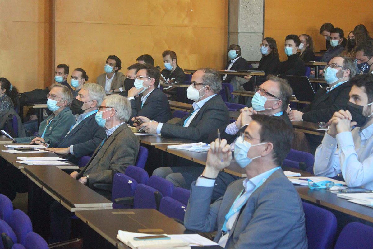 FConnil's tweet photo. 16e édition du Forum des projets d’entreprises de fin d’études de @PolytechOrleans : @BenoitBiret, Directeur d’Agence #CentreValdeLoire de @suez salue la qualité des projets présentés par les étudiants. @OrleansMetropol #innovation #entrepreneuriat https://t.co/RA4Vd5edCd