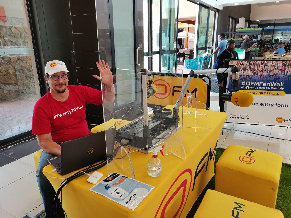 OFMNuus's tweet photo. The #OFMFanWall βAll O-ver Central SAβ road trip has stopped over in Welkom! At Lunch is live from Goldfields Mall until 15:00 today. Have your OFM Fan Wall photo taken and you stand a chance to win the R1000 spot prize! Full details here: https://t.co/5Otwc7ECdc https://t.co/Q5SEVu5WWo