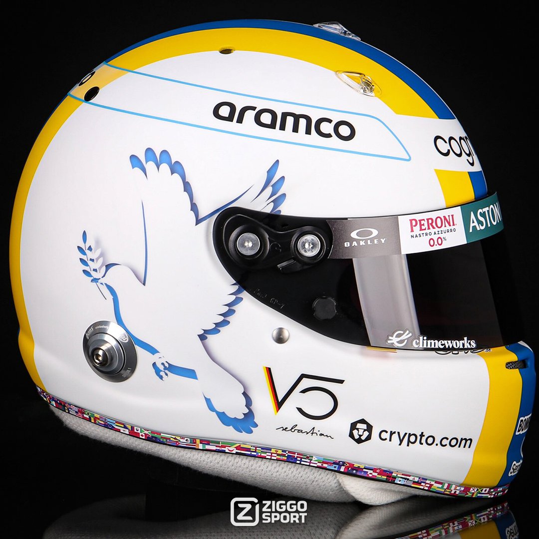 ZS_Racing's tweet photo. 𝑰𝒎𝒂𝒈𝒊𝒏𝒆 🕊

Een prachtige helm met een nog mooier statement van Sebastian Vettel 🙏🏼
Tijdens de testdagen in Bahrein draagt de Duitser deze helm 👏🏼

#ZiggoSport #SebastianVettel #NoWar https://t.co/P1mPis0pdr
