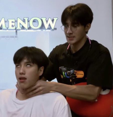 seasaw_em's tweet image. แกว่าประวัติศาสตร์จะซ้ำรอยปะ555555 #saveneo รอแล้วนะ

#GMMTVSafeHouseSS3