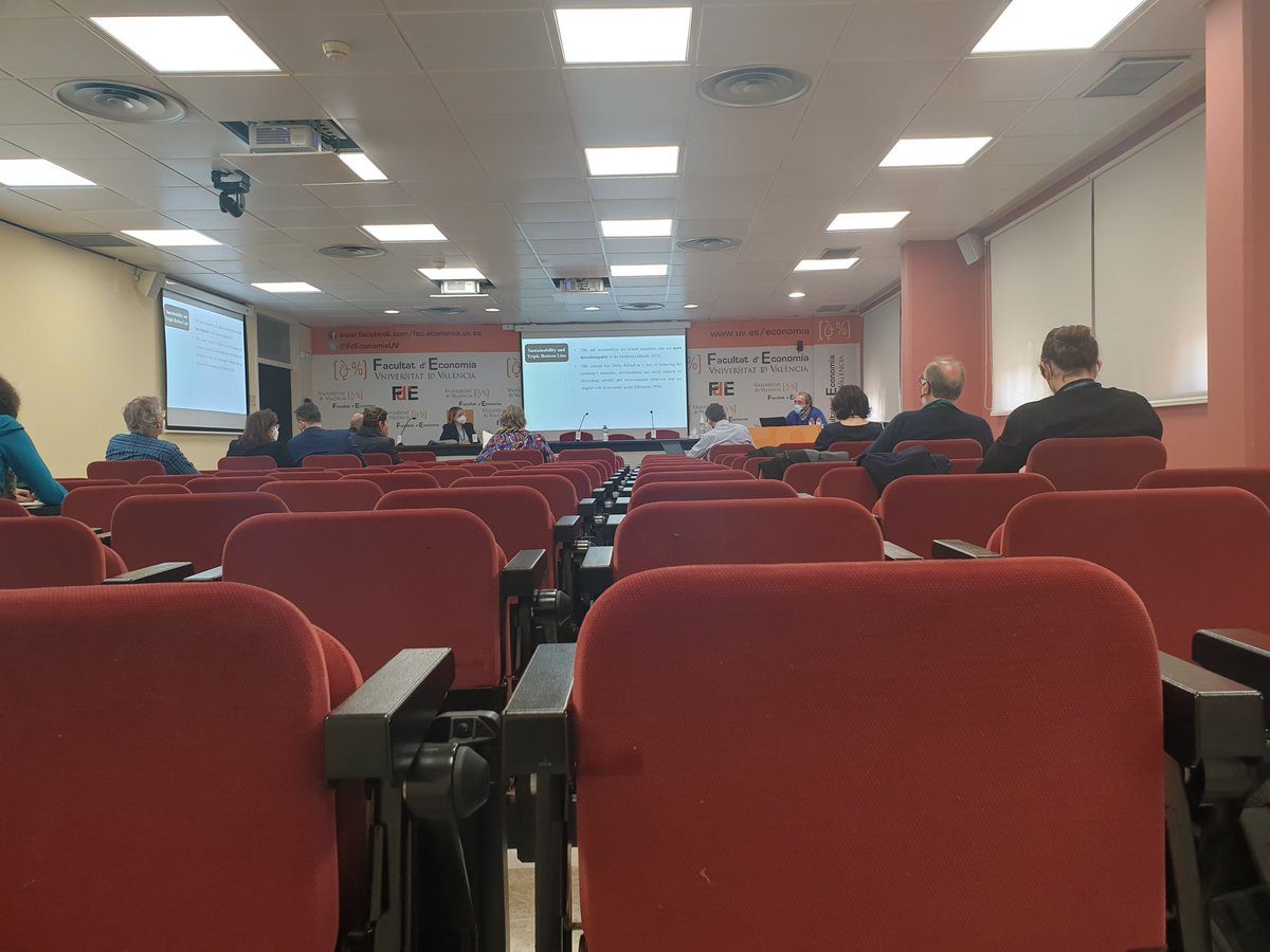 EMPRECOOP's tweet photo. We continue the second day of the II ECGIC with another pair of parallel sessions, Embedding Sustainability into Strategic Management Processes with Dr @VanessaCamposCl as a chair and Sustainable HRM with Dr Lorenzo Revuelto-Taboada as a chair https://t.co/InwwOkO10A