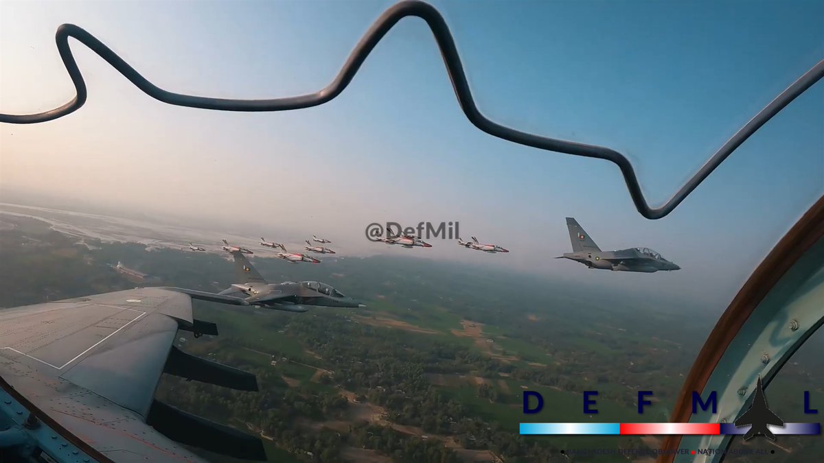 DefMil's tweet photo. π¨π³K-8W and π·πΊYak-130 trainer jet aircraft of π§π©#BangladeshAirForce in formation. #DEFMIL https://t.co/QtyBl9eMEq