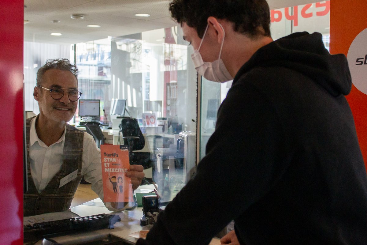 ReseauStan's tweet photo. #AgentStan
Zoom sur Christophe, Conseiller Commercial Guichet 🙋♂️
Il écoute et conseille les voyageurs sur l'offre de transport et les services les plus adaptés à leurs besoins 👥 https://t.co/idNMk8Z0vq