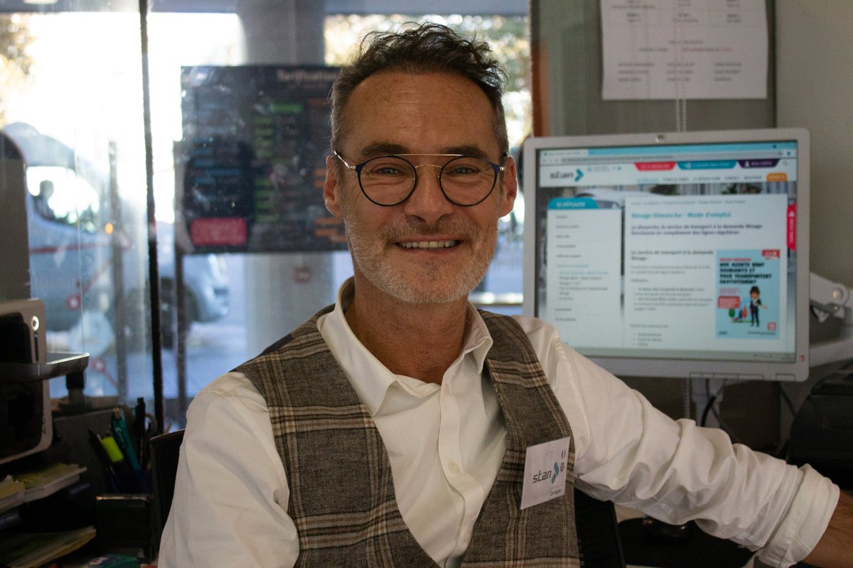 ReseauStan's tweet photo. #AgentStan
Zoom sur Christophe, Conseiller Commercial Guichet 🙋♂️
Il écoute et conseille les voyageurs sur l'offre de transport et les services les plus adaptés à leurs besoins 👥 https://t.co/idNMk8Z0vq