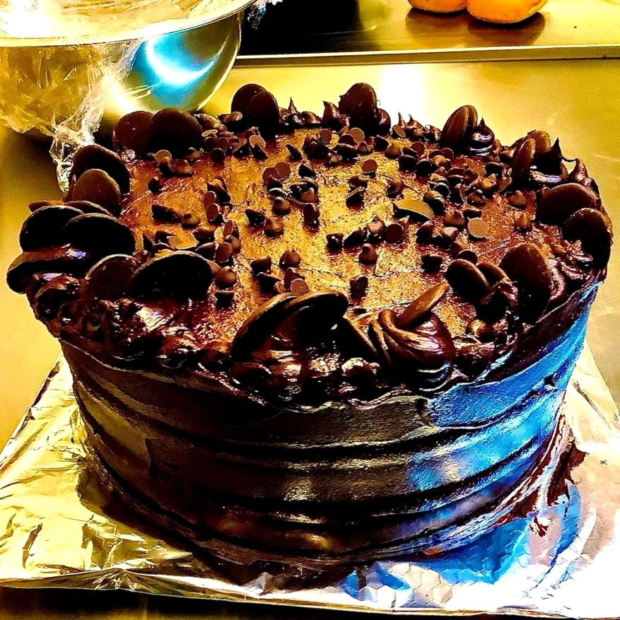 Not to toot our own horn (who are we kidding, this is what a business social medial profile is for!), but our birthday cake was a thing of beauty! 

Get in touch if you want a slice of this for your party! 

boshbristol.com/celebration-ca…