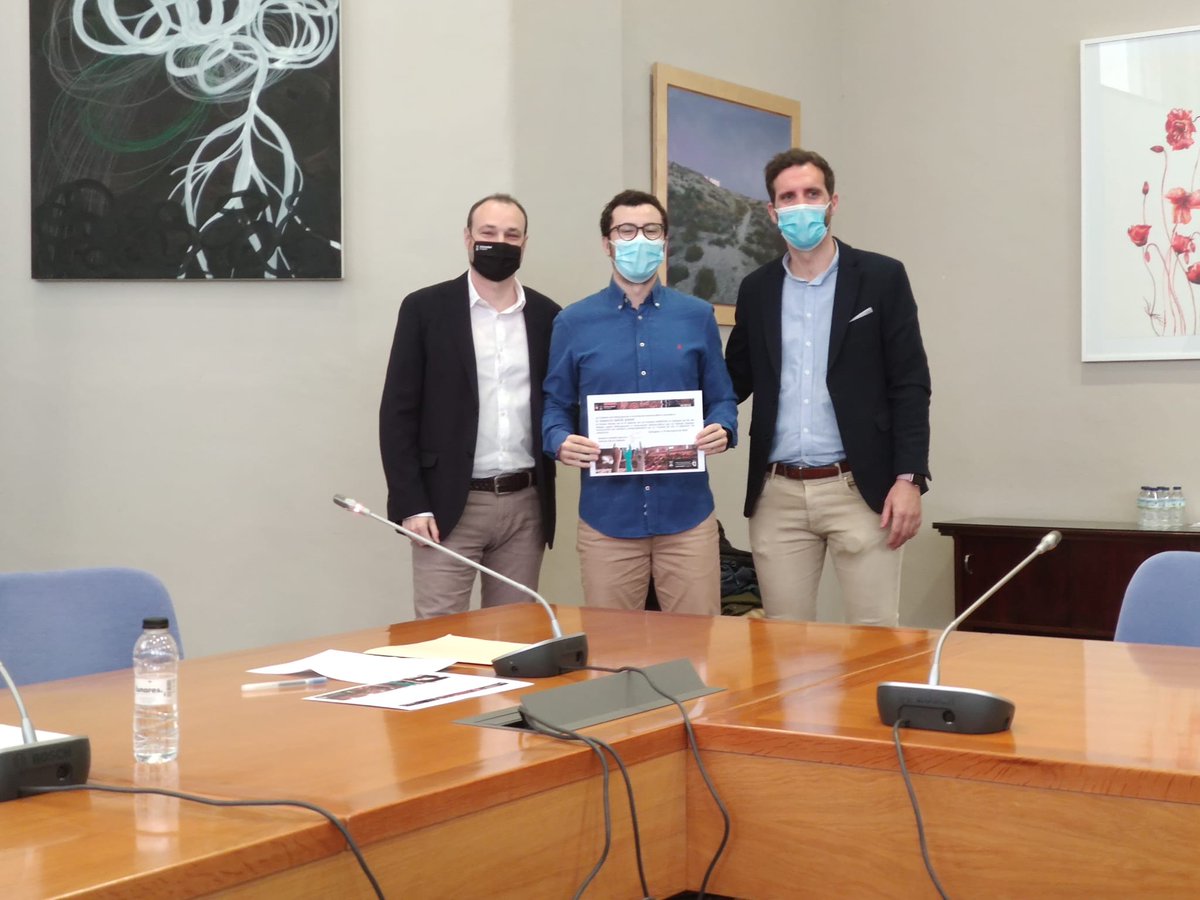 ZgzOpenGob's tweet photo. Estamos de celebración en @participazgz, hoy se entregan los Premios PARTICIPA a TFG y TFM defendidos el pasado curso en @unizar. Enhorabuena a las y los ganadores. https://t.co/fwhD2bCUan https://t.co/TXj5rsfe1S