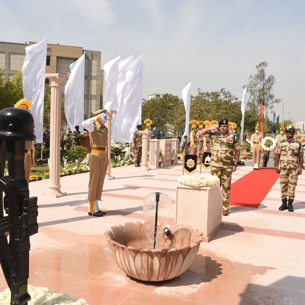 CISFHQrs's tweet photo. SECURITY WITH PRIDE
#CISF was raised on 10th March 1969. To commemorate the occasion, DG #CISF Shri Sheel Vardhan Singh inaugurated the “COVID Shaheed Smarak “ &amp; paid tribute to Frontline COVID Martyrs of CISF. 
DG #CISF also felicitated NoK of 05 COVID Martyrs. https://t.co/9KowLaZd7G