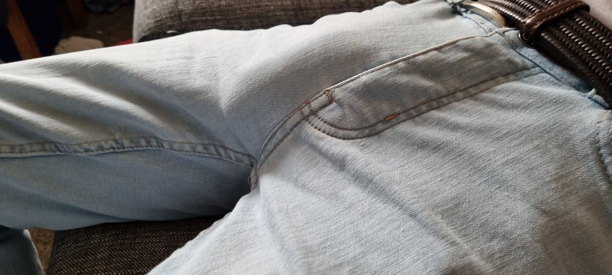 Chill &amp; chat in the morning sun - wonder if they noticed 

#freeball #bulge #cruising #gaycruising #bulge #vpl #dickprint  #bulges #bulgespotter #gayscotland #tightjeans #skinnyjeans