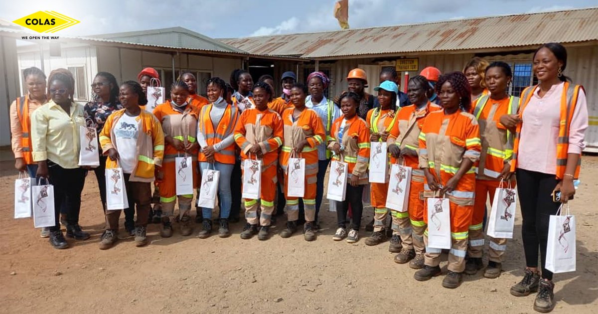 ColasAfrique's tweet photo. Retour en images sur la célébration de nos talents féminins lors de la journée Internationale des Droits de la Femme, dans nos différentes filiales @GroupeColas  en #Afrique.
En espérant vous voir plus nombreuses l’année prochaine !
#ColasAfrique #IWD #Audace #Respect #Partage https://t.co/fgfOaYicHe