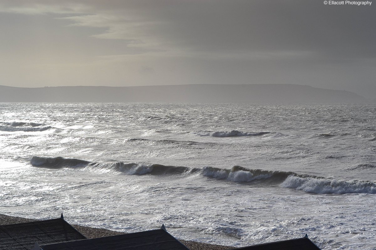 EllacottPhoto's tweet photo. Taken 16/2/2022: Milford on Sea, Hampshire #sea #landscape #travelphotography #photography https://t.co/kiCGXAQWmD
