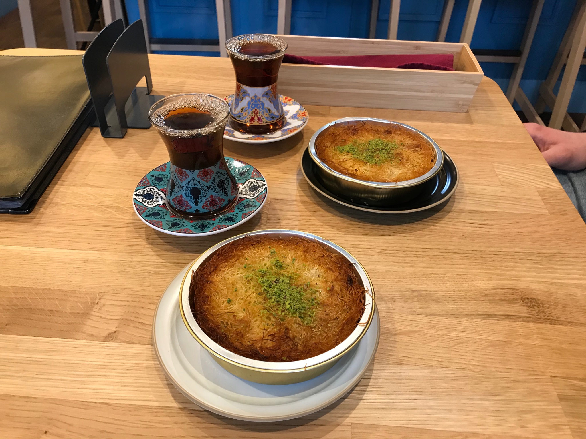 Pasha Kebab 町田駅前通り トルコのデザート キュネフェです 中にはトロトロのモッツァレラチーズが入っています T Co Ddmtadc9zy Twitter