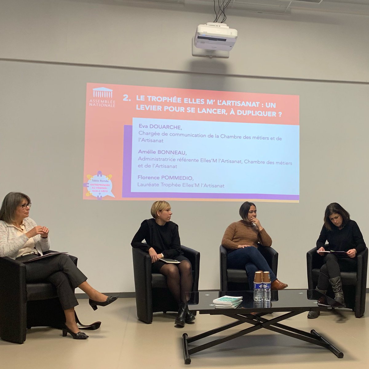 Aujourd’hui la CMA en 24 était invitée par la #députée <a href="/Jacqlinedubois/">Jacqueline Dubois</a> pour parler du concours « Elles M l’Artisanat ». Mais plus globalement de la place de la #femme dans l’#artisanat

Échanges très intéressants avec nos administratices Amélie Bonneau &amp; Florence Pomédio.