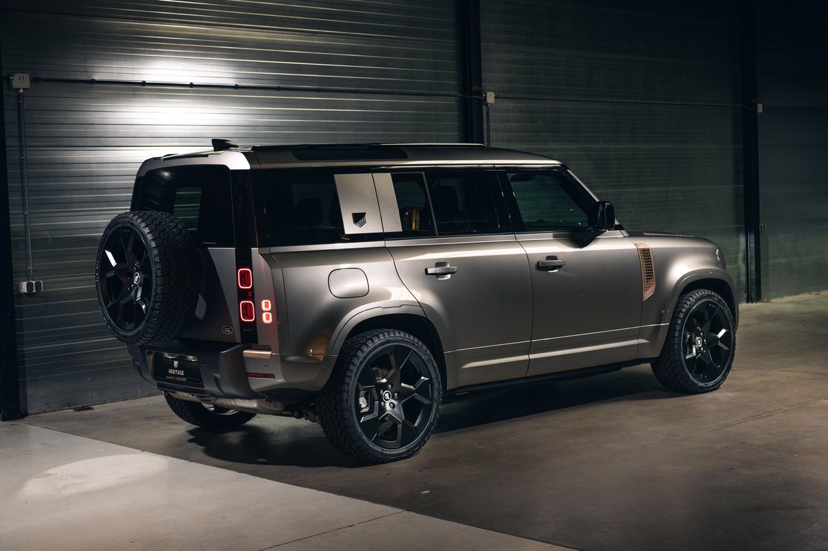 NielsvanRoij's tweet photo. Heritage Customs
What about this lovely #LandRover with #MagicMetal elements on the side vent and bonnet, matt black forged Supersonic and interior featuring black leather and Alcantara!
———————
#defender #newdefender #landroverdefender110 #defender110 #defender90 #bespoke https://t.co/LVTP7eFYtF