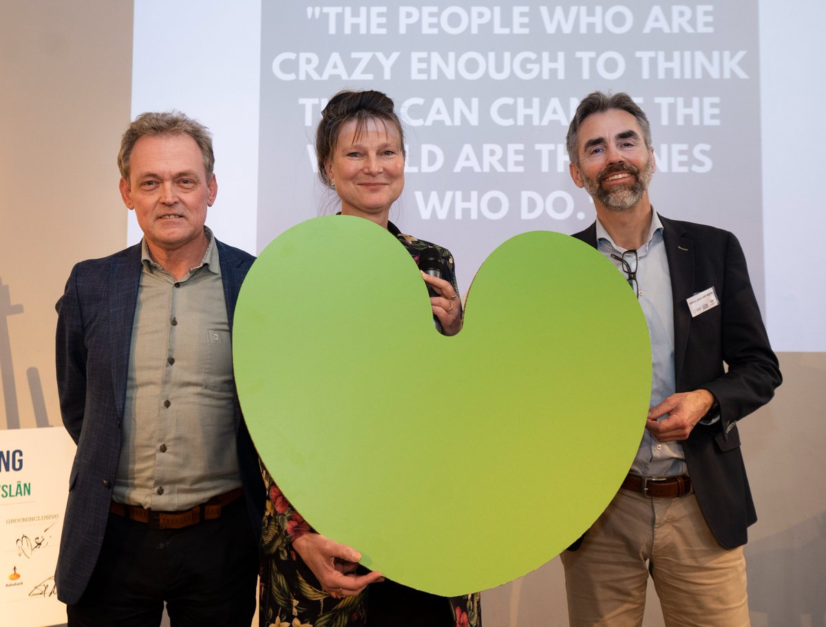 freonen's tweet photo. Tientallen Friese partijen zetten handtekening onder #Biobased-initiatief

https://t.co/f0N6zpO1x8

Foto's: HogeNoorden/Jaap Schaaf https://t.co/Pgzx9iXRYC