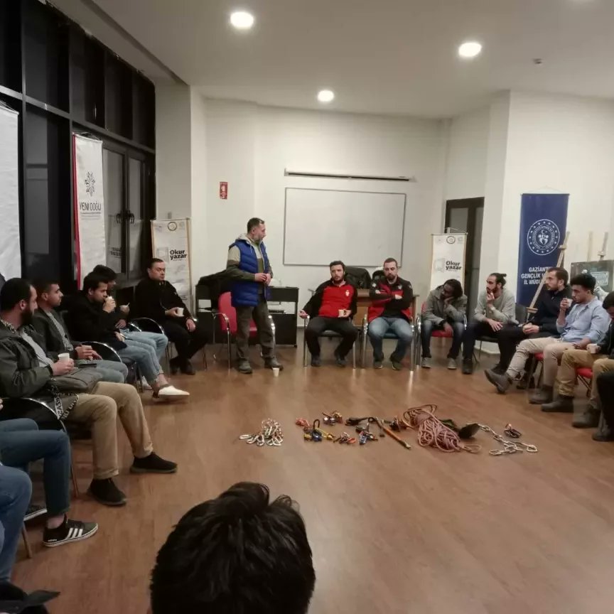 Gaziantep İHH Arama Kurtarma Ekibi Uluslararası Öğrencilerimize Arama Kurtarma ve İlk Yardım Eğitimi verdi.
<a href="/gsb_eak/">Eğitim, Araştırma ve Koordinasyon Genel Müdürlüğü</a> <a href="/Fatih_tanriover/">Fatih Tanrıöver</a>