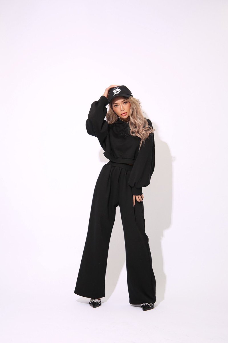 blackqueengirls's tweet photo. 大人気セットアップ💓
今なら限定価格に…？！

https://t.co/84zOUZbI4d https://t.co/U7dWbHr1l0