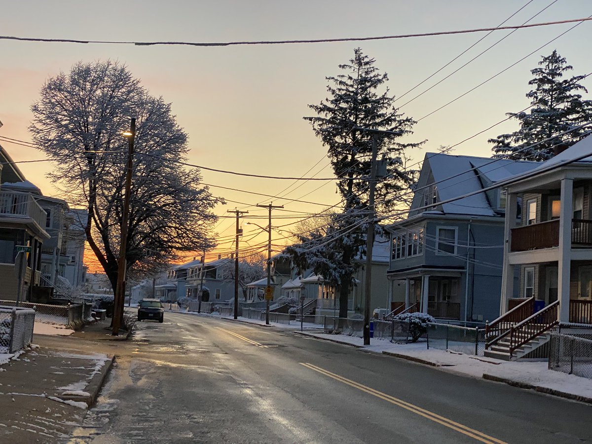 FitnessFoundry's tweet photo. Morning sunrise in Malden.
On my way to get a Dunkin iced coffee and the sun is melting the snow. It’s win, win!
Wishing everyone a good day.
#sunrise #Coffee #bekind #snow #bosnow #Snowfall #gratitude https://t.co/77hzeFMB8U