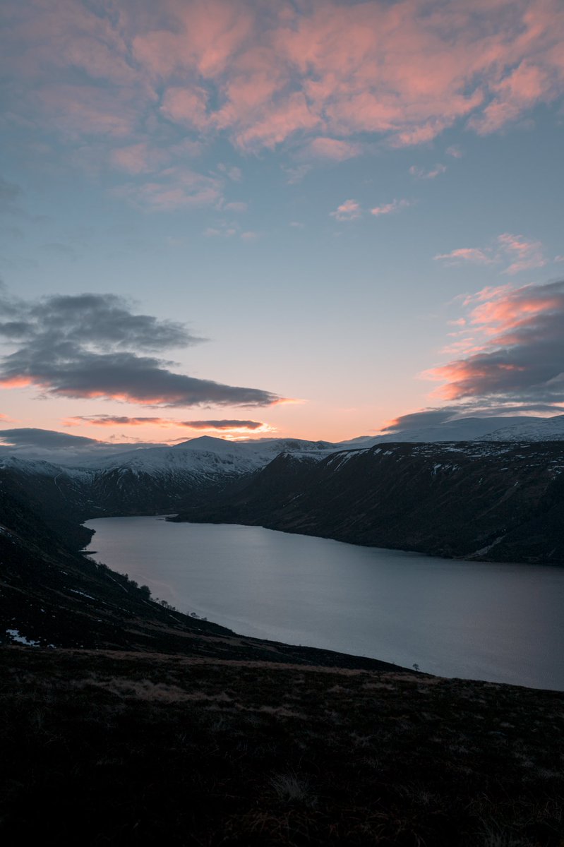 PJW_Photography's tweet photo. Last light at Loch Muick

@VisitScotland @hiddenscotland_ @cairngormsnews @walkhighlands @VisitCairngrms #scotland https://t.co/cIod2JyCAV