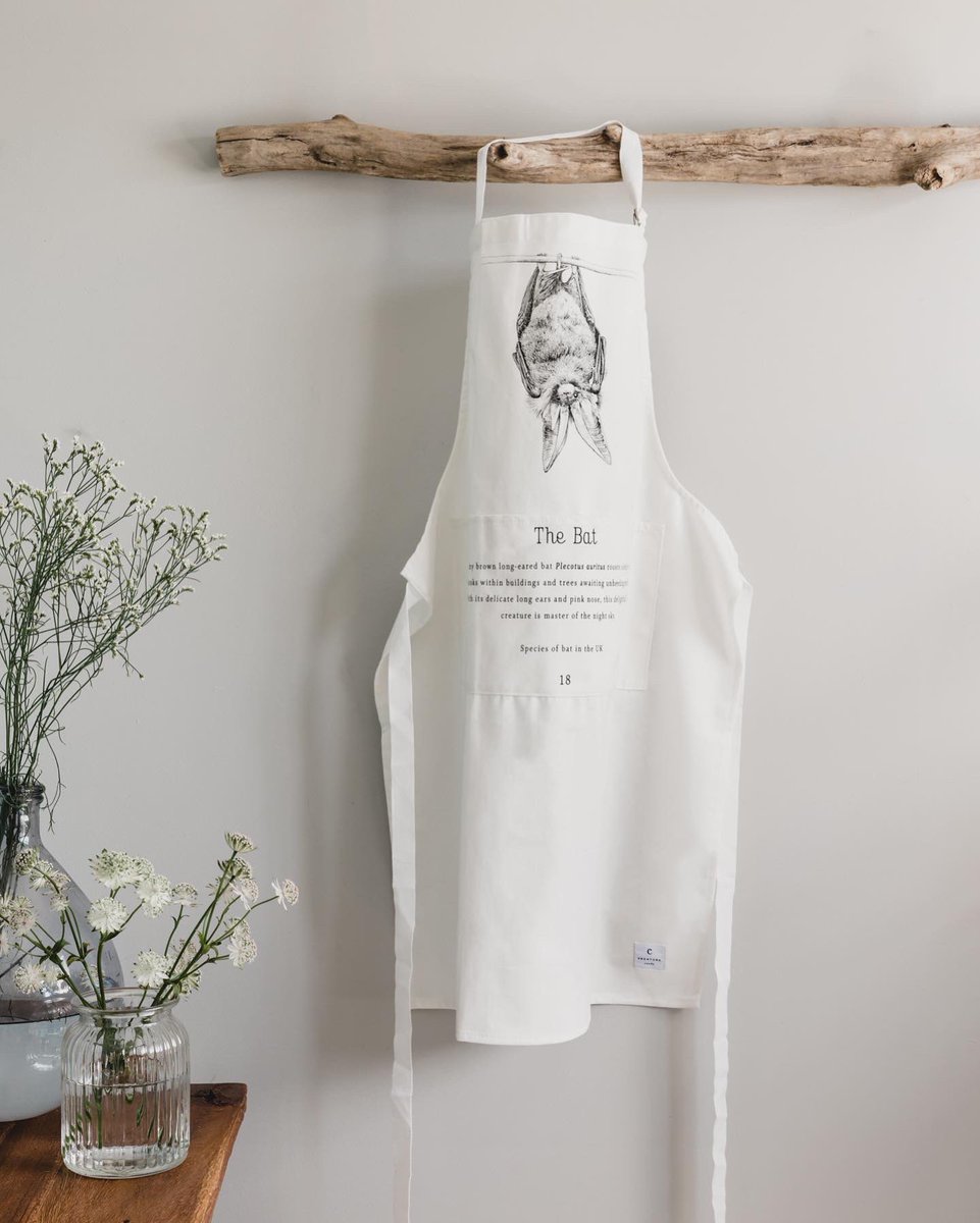 CreatureCandy9's tweet photo. Our bat aprons are now in the sale for £16 (usual price £25). 10% is donated to @_BCT_ https://t.co/GmADhCQoSg #bats #lovebats #batapron #batgifts #bct #bat #longearedbat https://t.co/3RIYV5tzS2