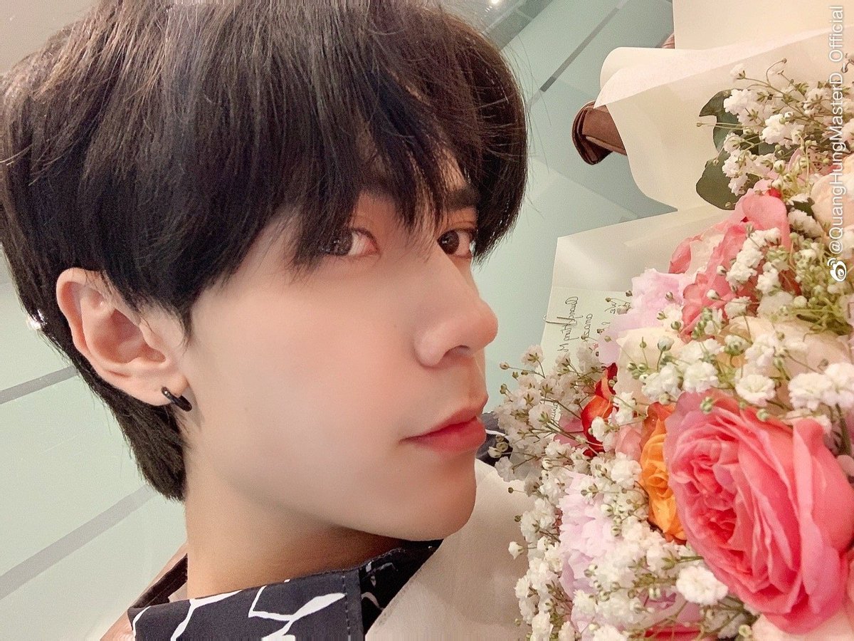 MuzikMDAlways's tweet photo. คำว่าสายตามันหลอกกันไม่ได้🤭
#QuangHungMasterD 
#Muzik
#STANWORLD 
#StannerCenter 
#WeStanLove 
#WeStanPeace https://t.co/hCa8HuX5jw
