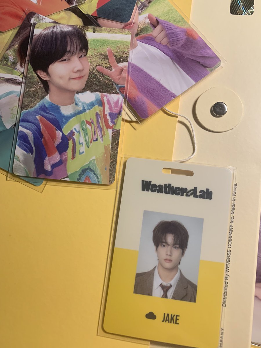 JAYSTlFIED's tweet photo. ✧ ✉️ : @albumifyph 
⤷ #Albumifydbacks 

my d:a set + sg22 arrived today ! tysm 🤍 i love my pulls sm 🤍 https://t.co/EpAsv8x3OT