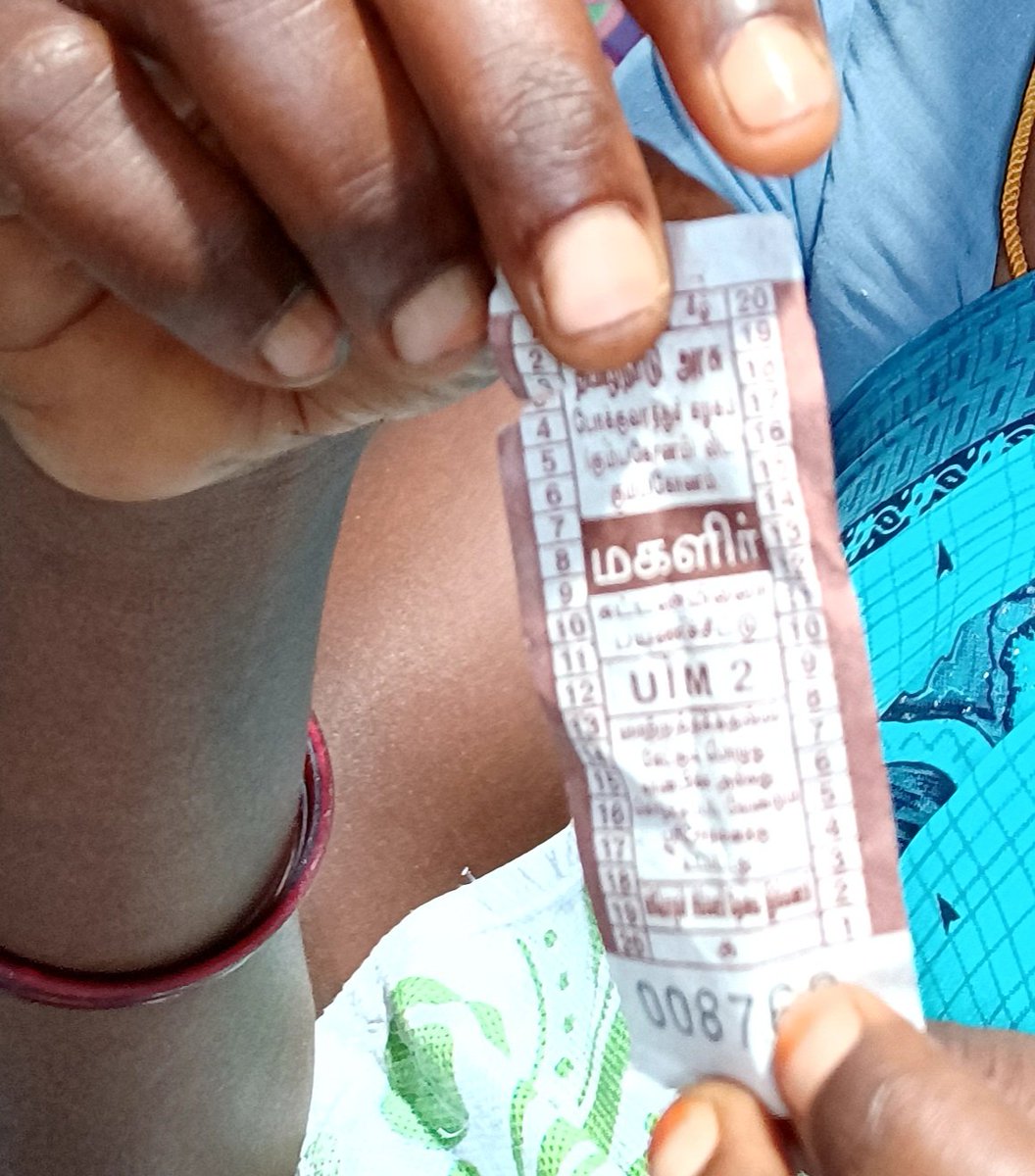 This woman farmer took the free bus ride for women, from her village to the market 20 kms away 
She's saved 40 rupees in fare today 🤩
#TamilNadu