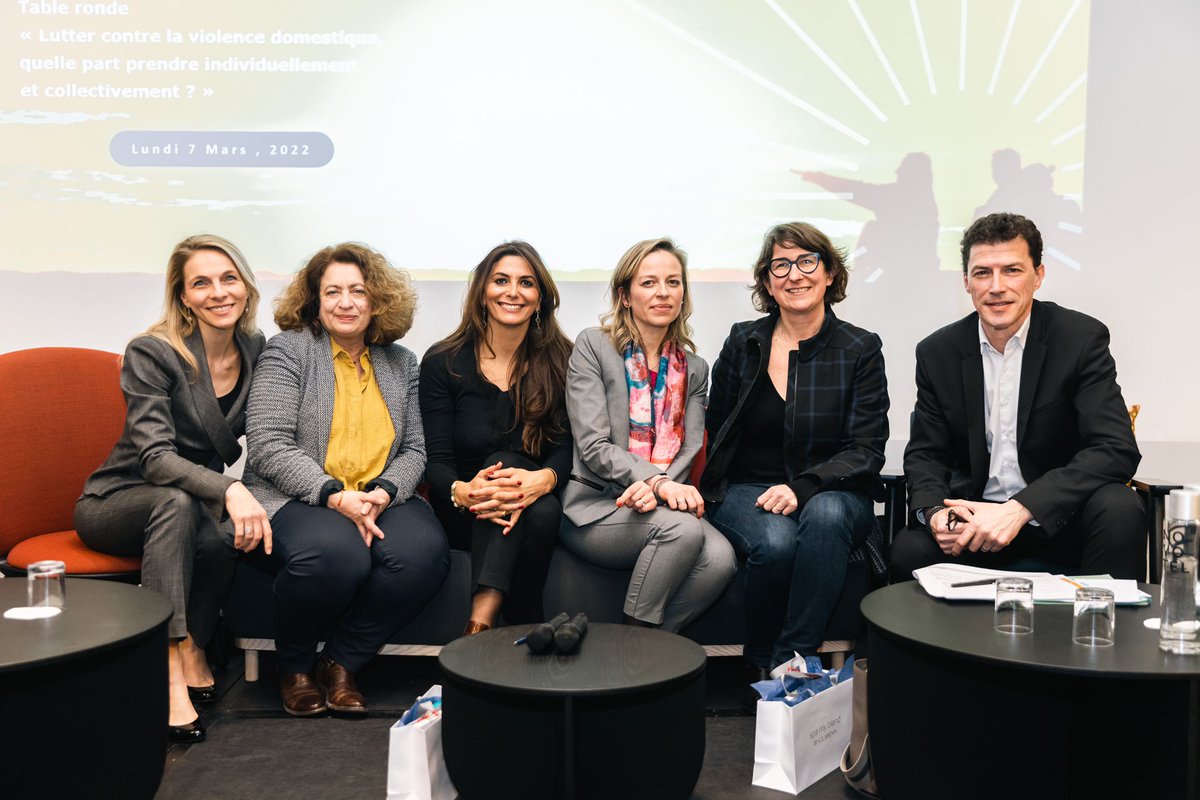 Delphine Meillet avec A Parts Egales lors de la conférence organisée par Mais Bailly pour RiiSE le 7mars 2022.
-> Réseau international en faveur de l'égalité hommes/ femmes et de la diversité par le groupe Accor.