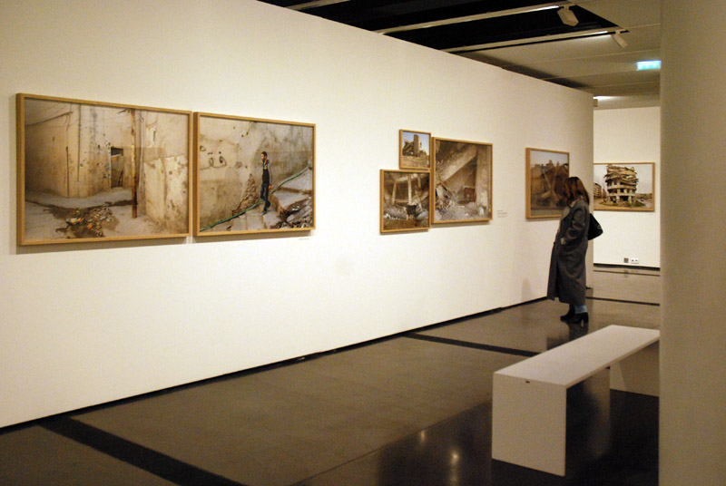 FranceFineArt's tweet photo. [agenda culturel] #expo Mathieu Pernot "La ruine de sa demeure" #Lauréat #PrixHCB 2019 @FondationHCB #livre #éditions Atelier EXB #ITW #MathieuPernot #podcast à écouter @FranceFineArt https://t.co/eYY12cjYqi https://t.co/sUHG9QaAGn