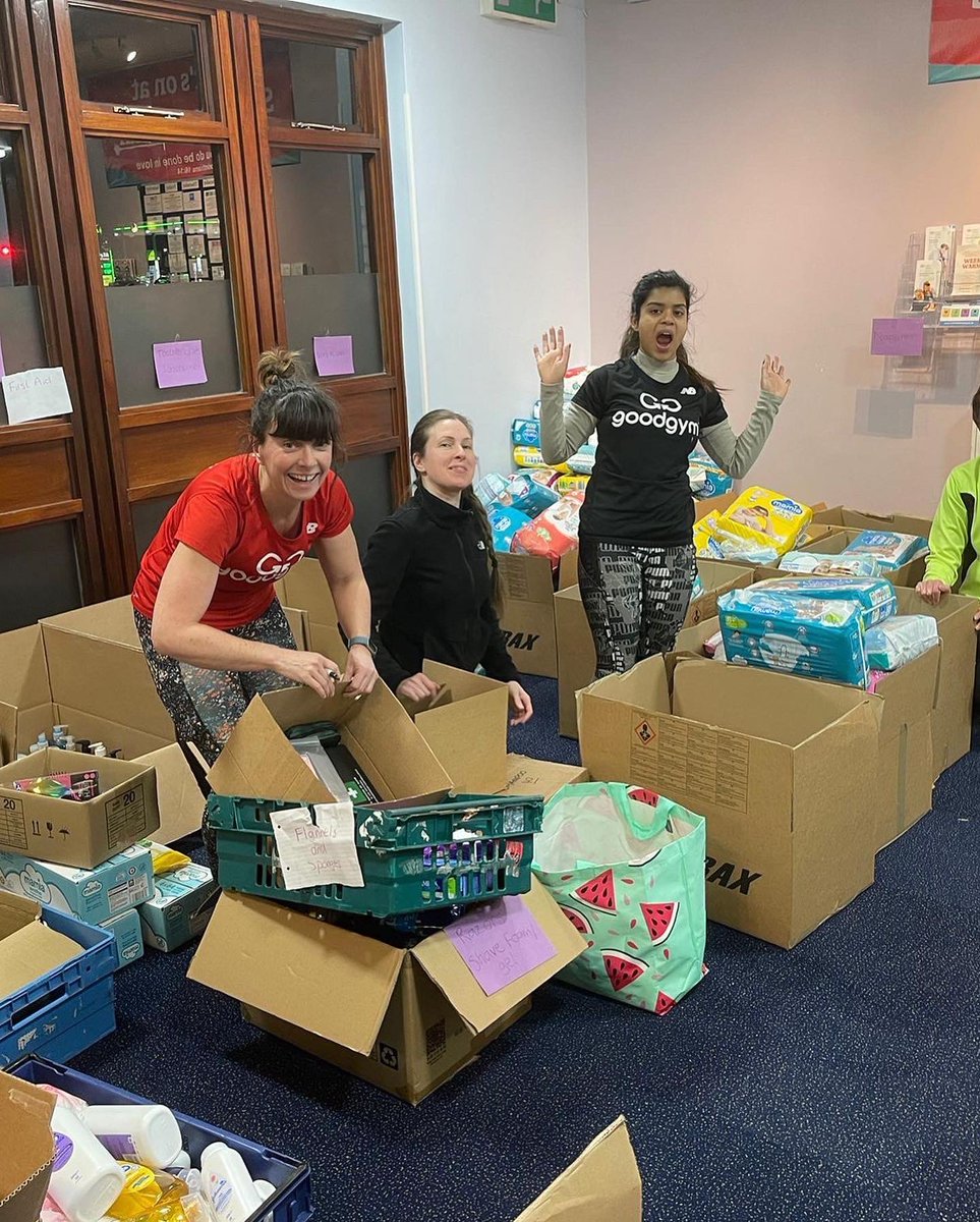 Last night we partnered with <a href="/TraffordVetsUK/">Trafford Veterans CIC</a> to help sort, pack and organise a massive amount of donations to support Ukrainian refugees. A huge and humbling task. Here’s the report: goodgym.org/reports/nappy-…