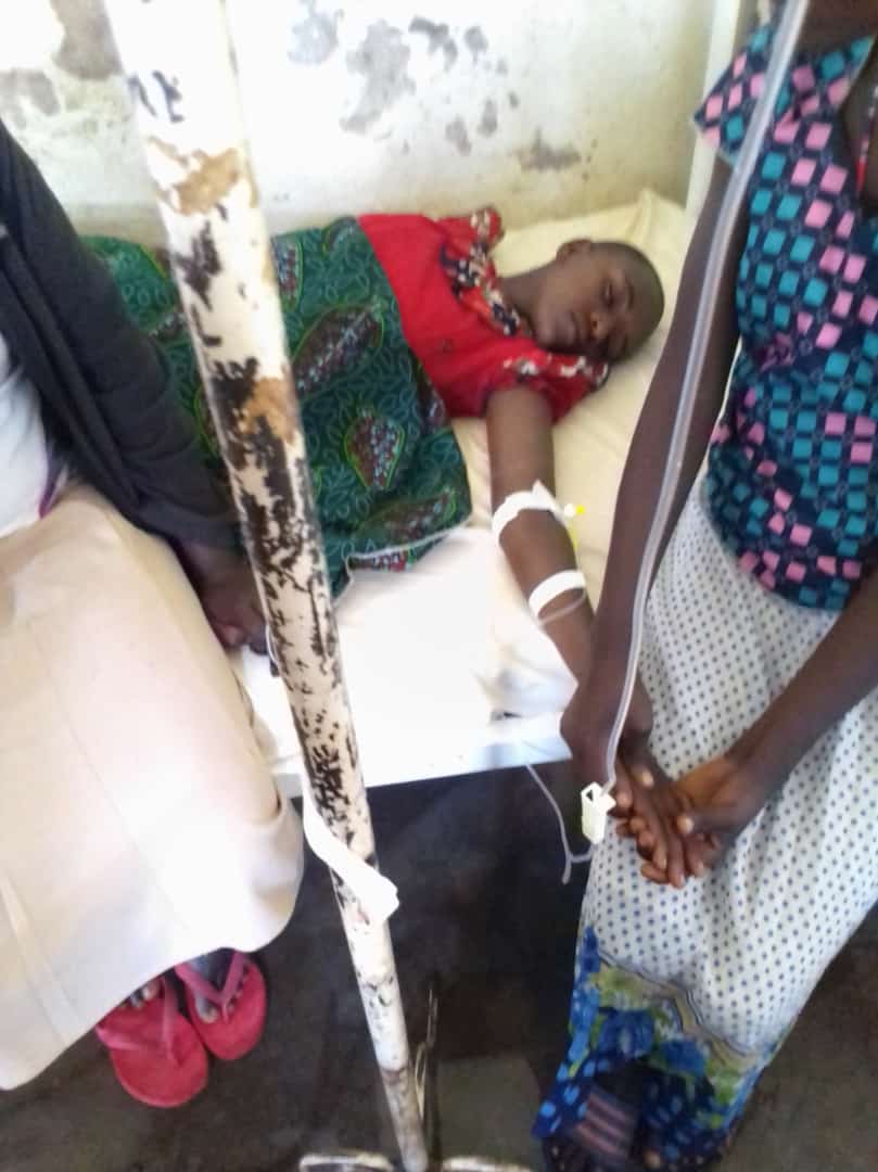 MagazineJimbere's tweet photo. 🔴 2 élèves du lycée communal #Canda à @makambaProvince ont été foudroyés alors qu'ils se trouvaient en cours dans l'après midi de ce 09/03. Ils ont reçu les premiers soins au centre de santé Canda avant d'être transférés à l'hôpital de #Makamba https://t.co/HrMxQ7rj5K
#Burundi https://t.co/OxZAxLrEfK