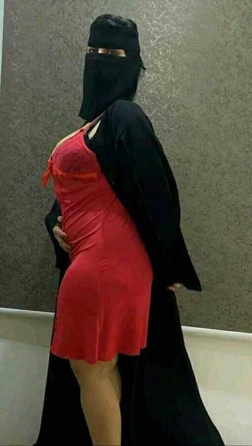 مين منقبه ومين عندك فى البيت ملبن كده